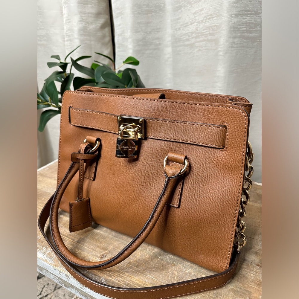 Authentic Michael Kors Hamilton Saffiano Tan Leather Sachel with lock and key - Picture 4 of 16